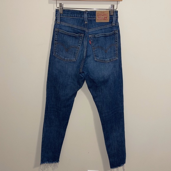 Levi’s High Rise Raw Hem Wedgie Skinny Jeans| 26 - Picture 3 of 8
